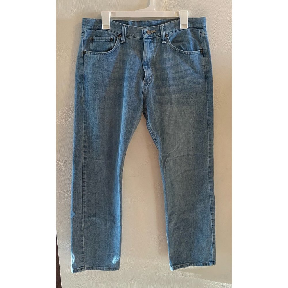 Light wash Wrangler straight jeans